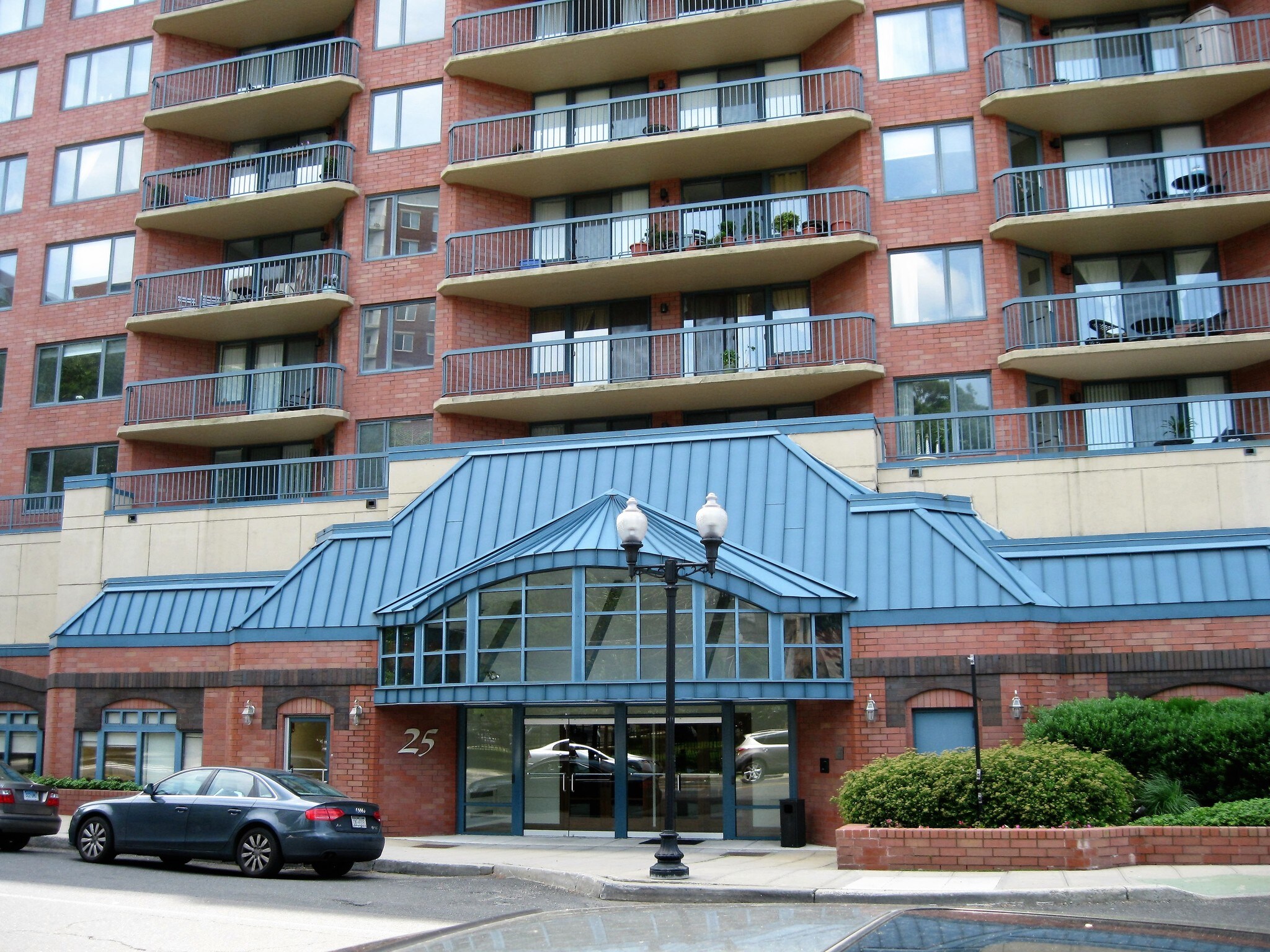 The Classic Condominiums - 25 Forest St