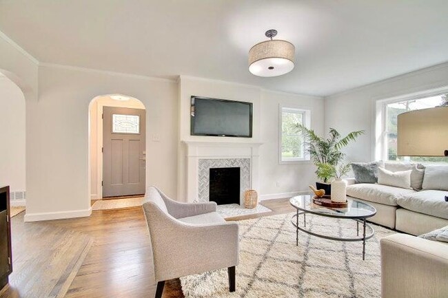 Building Photo - 797 Highland Ave