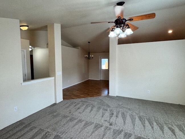Building Photo - Central Point Single Level Home/ Coming Soon