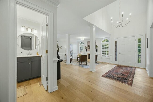 Building Photo - 1390 Tennis Ct Pl