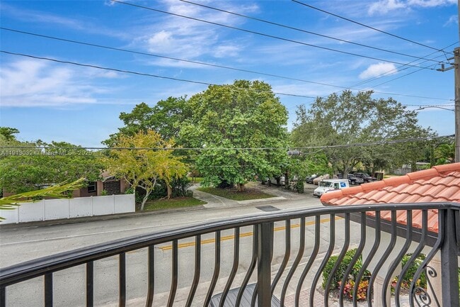 Building Photo - 407 SW 17th St