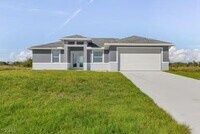 Building Photo - 910 Emerald St