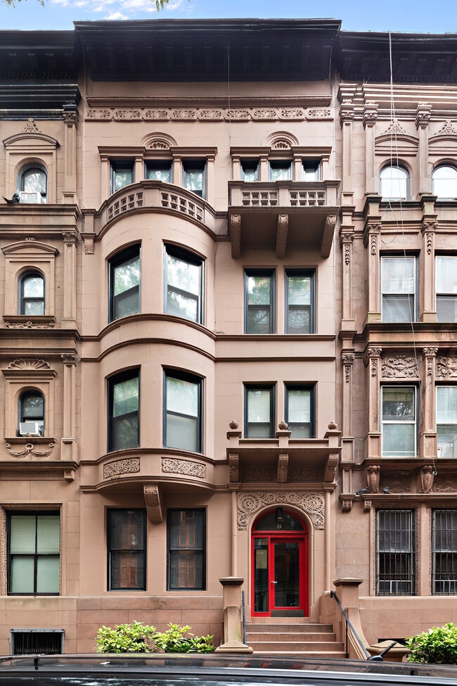 Building Photo - 24 W 90th St