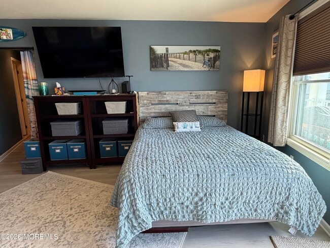 Building Photo - 1810 Central Ave