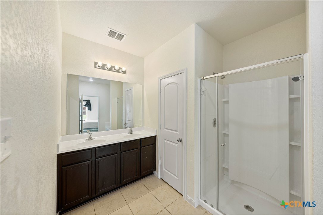 Building Photo - 247 Azalea Way