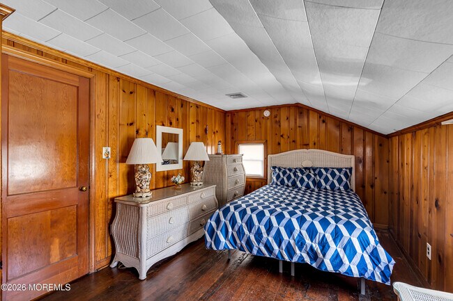 Building Photo - 21 Peterson Ln