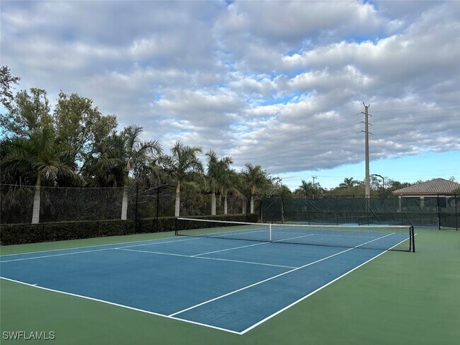 Building Photo - 18941 Bay Woods Lake Dr