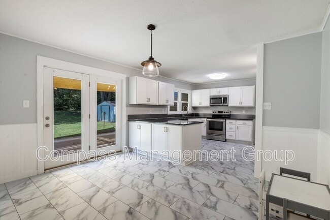 Building Photo - 321 Sarvis Dr