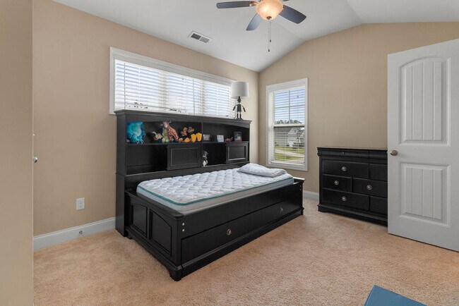 Building Photo - 209 Admiral Ct