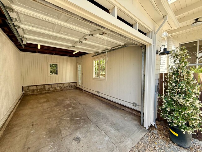 Building Photo - PENDING WITH APPLICATIONS - CHARMING THREE...