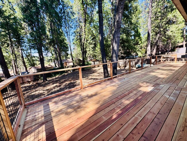Building Photo - 6489 Ponderosa Way