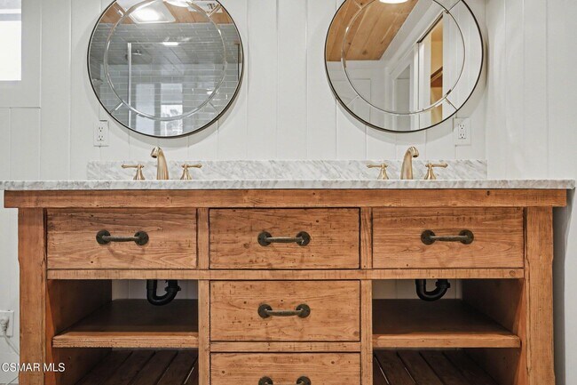 Building Photo - 1292 Brookview Ave