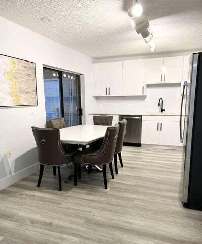 Building Photo - 118 1st Ter