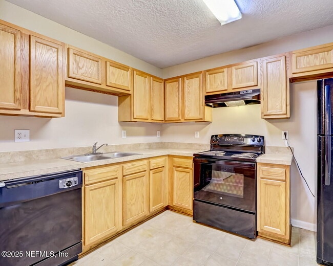 Building Photo - 8448 Kona Ave