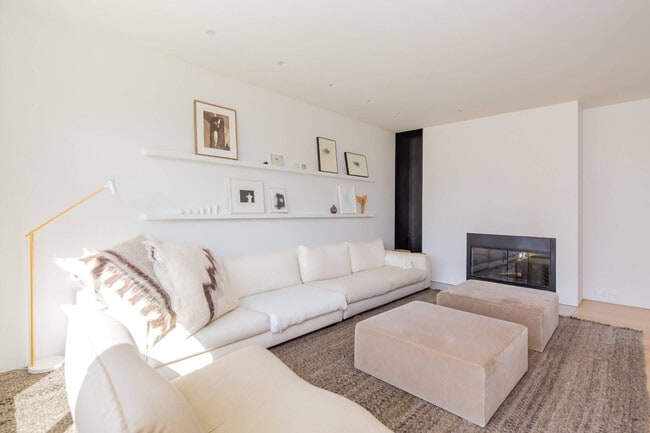 Building Photo - 232 Mitchell Ln