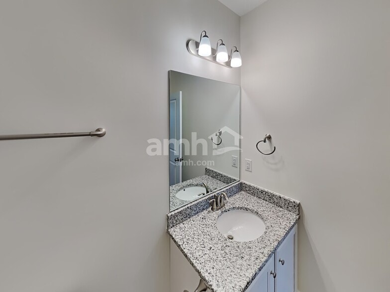 Building Photo - 1105 Amberly Wy