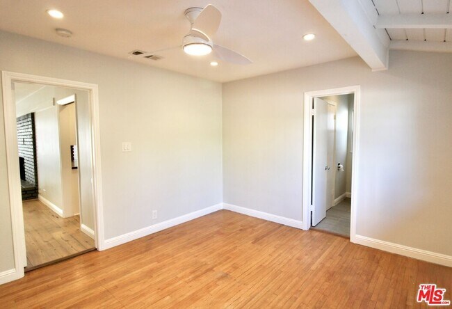 Building Photo - 5415 Coldwater Canyon Ave