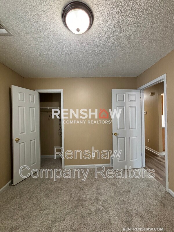 Building Photo - 9289 Grove Manor Dr