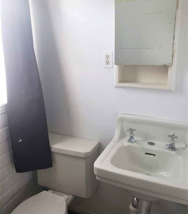 Building Photo - 131 Crowley Lake Dr