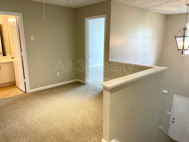 Building Photo - 225 Forrest Ln
