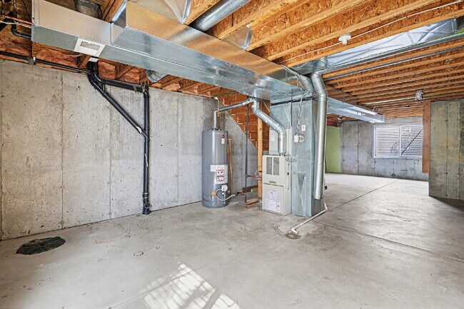Building Photo - 12584 S Beaver Creek Way