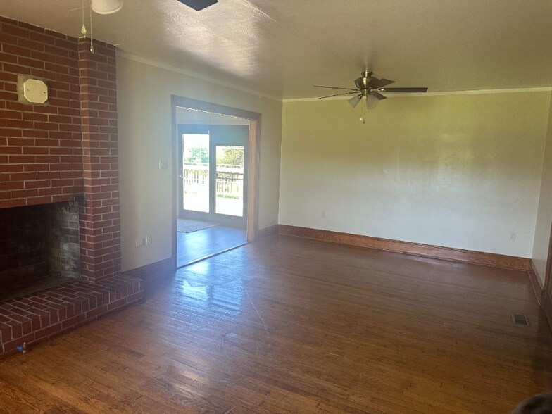 Building Photo - 230 S Airport Rd