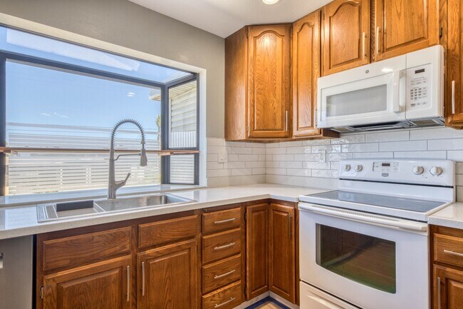 Building Photo - 3052 Eddy Cir