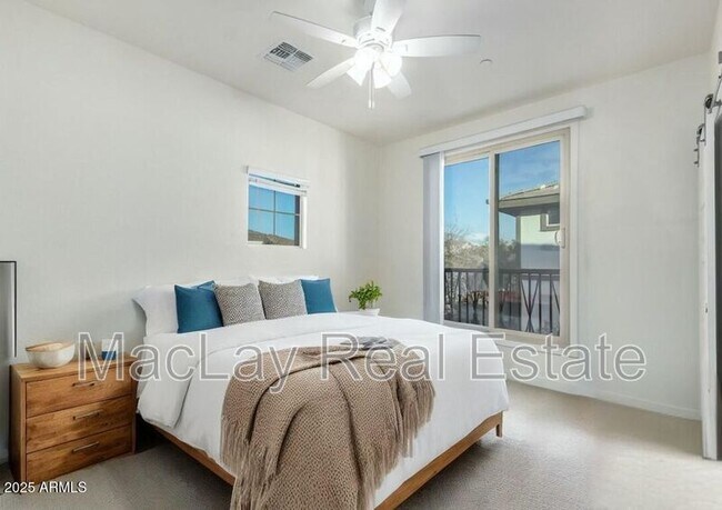 Building Photo - 1918 E Bridgeport Pkwy