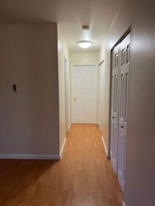 Building Photo - 1 Bed / 1 Bath – Updated 2nd Floor Apartment | Water, Sewer & Trash Included
