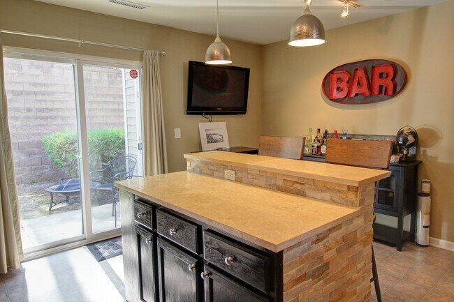 Building Photo - Beautiful 3 Floor Townhouse in Durham's Stratford Lakes Neighborhood!