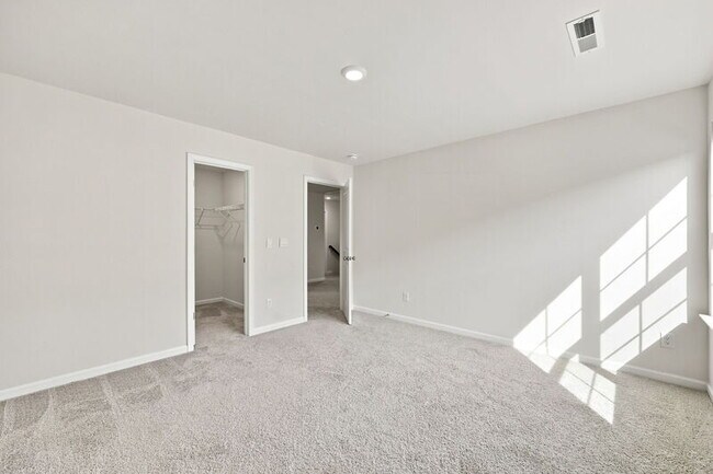 Building Photo - 2509 Summersby Dr
