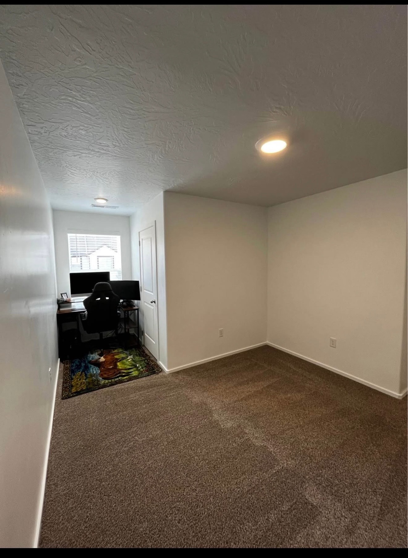 Building Photo - 3182 E Elkhorn Ln