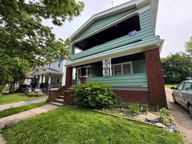 Building Photo - 3705 Cypress Ave