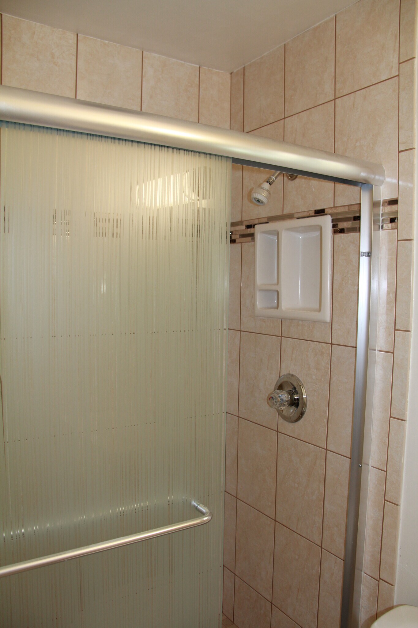 Shower - 2010 Pacific Ave