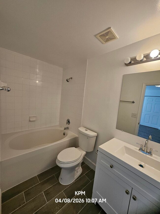 Building Photo - 1153 Colonial Palms Way