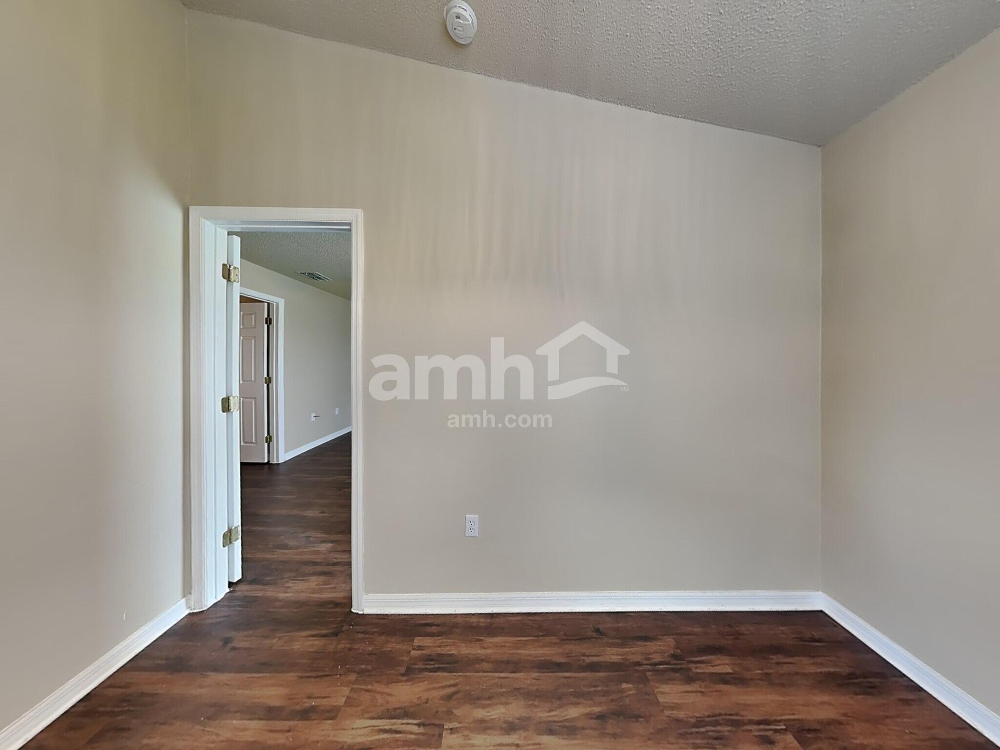 Building Photo - 875 Summer Glen Dr