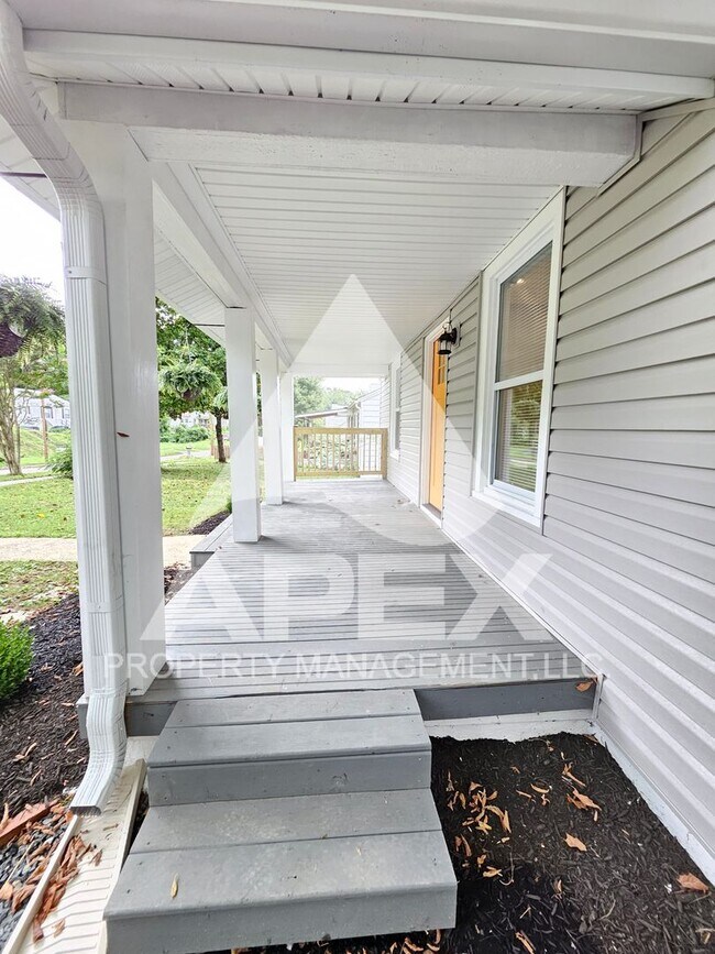 Building Photo - Craftsman Style - 2Bd 1 Ba Single Family H...