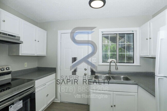 Building Photo - 2065 Alison Ct SW