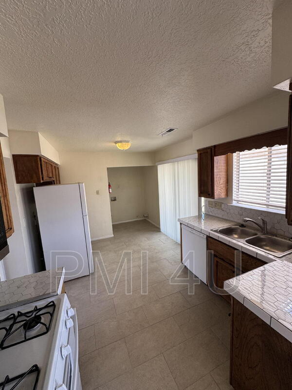Building Photo - 9605 Benavides Rd SW