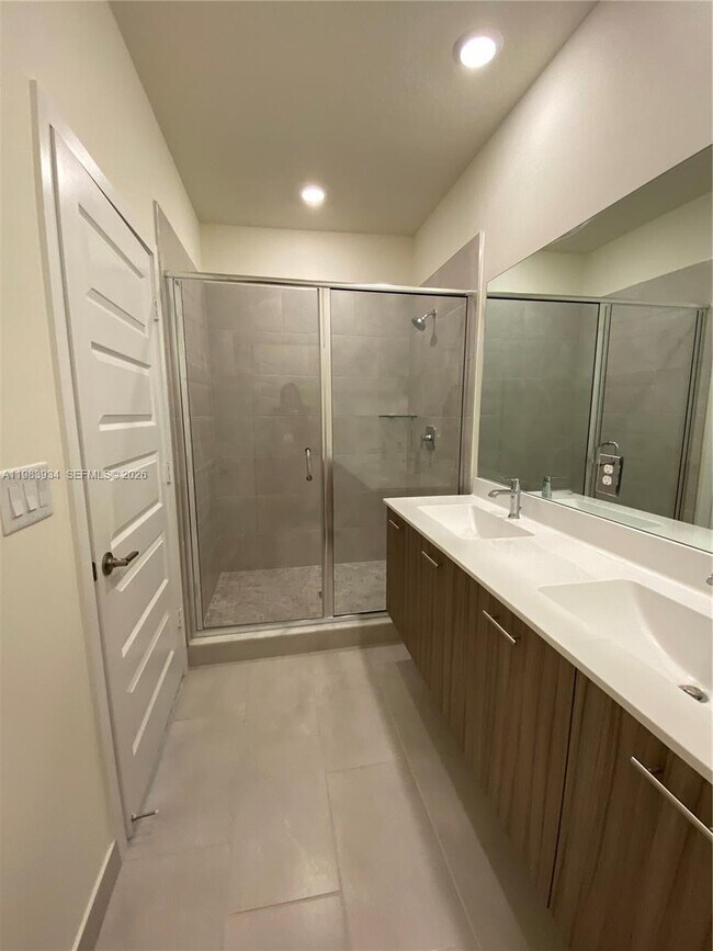 Building Photo - 8379 Central Park Blvd