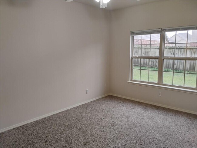Building Photo - 3003 SW Deerfield Blvd