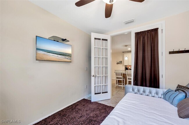 Building Photo - 14940 Edgewater Cir