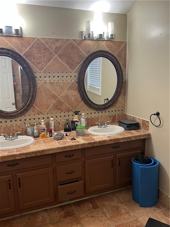 Building Photo - 5620 Sycamore Rd