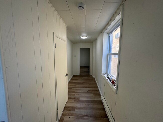 Building Photo - 2312 Arctic Ave