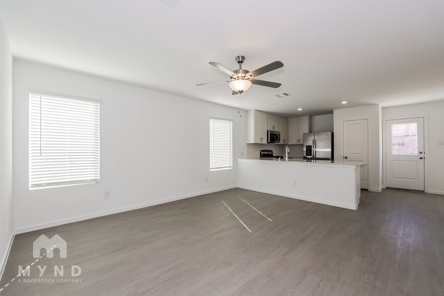 Building Photo - 2764 Ctr Crk Ln