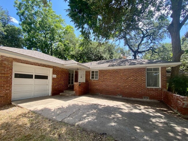 Building Photo - 914 Keith Ln