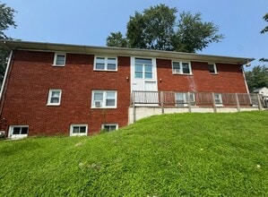 Building Photo - 1811 13th Ave
