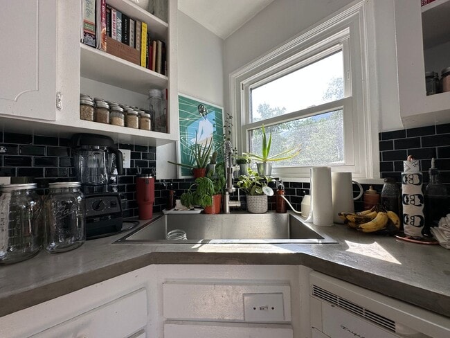 Building Photo - Wonderful House on the southeast benches in Provo