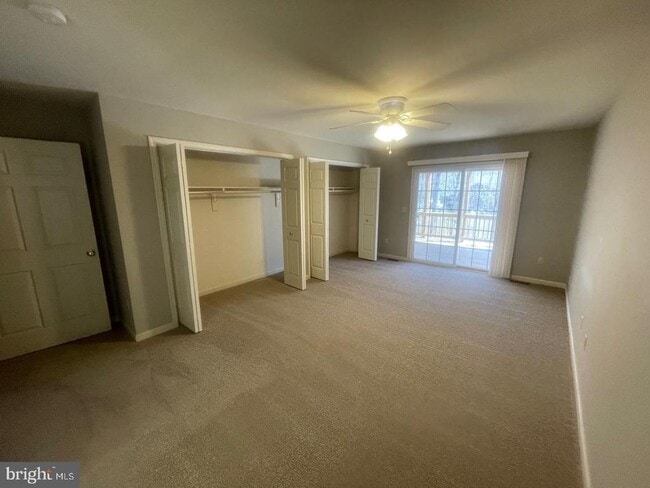 Building Photo - 711 Yorktown Blvd