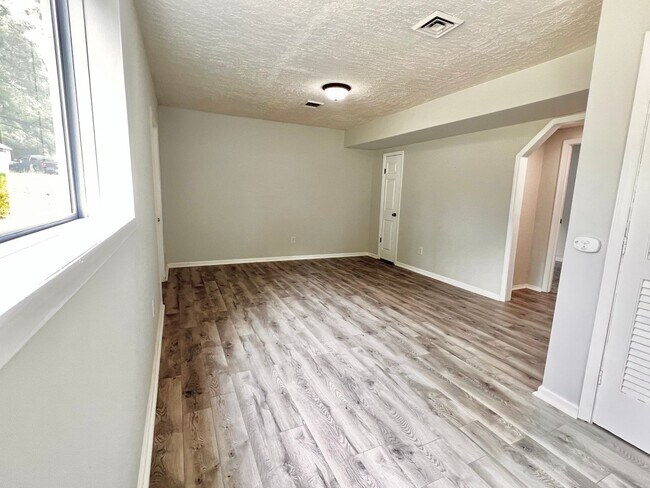 Building Photo - King St.